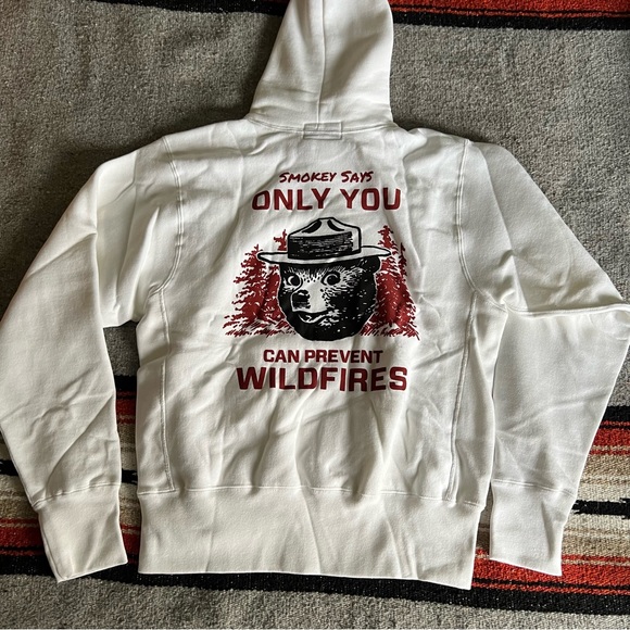 Filson Smokey Bear Sweatshirt - Picture 14 of 16